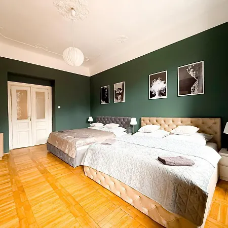 4bdr Infinity 100 M2 Apartmán *
